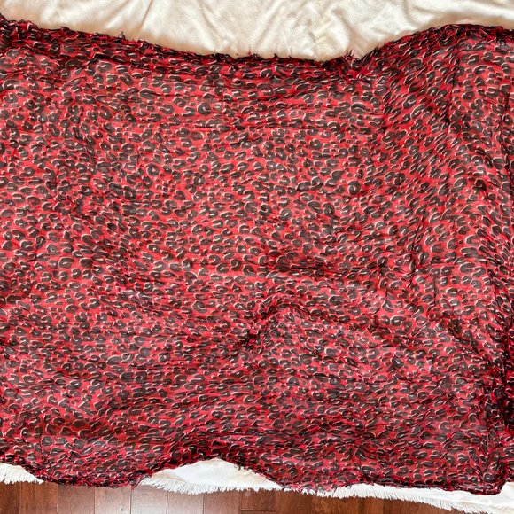 Louis Vuitton Leopard Stole (Rouge) - Picture 4 of 6